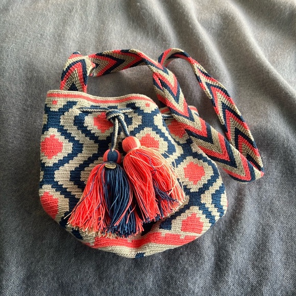 Chila bag crossbody shoulder bag woven summer peach blue handmade EUC - Picture 1 of 9